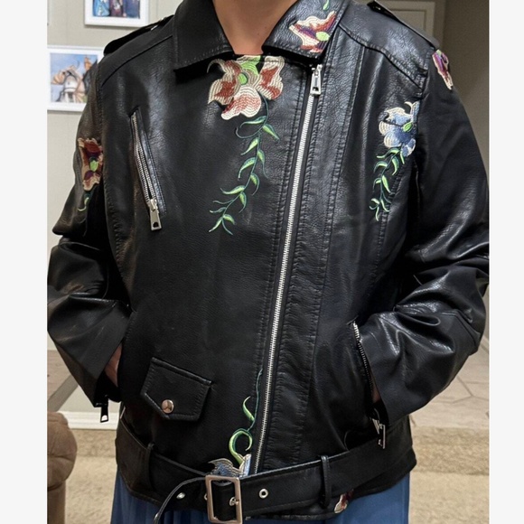 Luxe Floral Embroidered Vegan Leather Zip up Moto Jacket - Picture 10 of 10